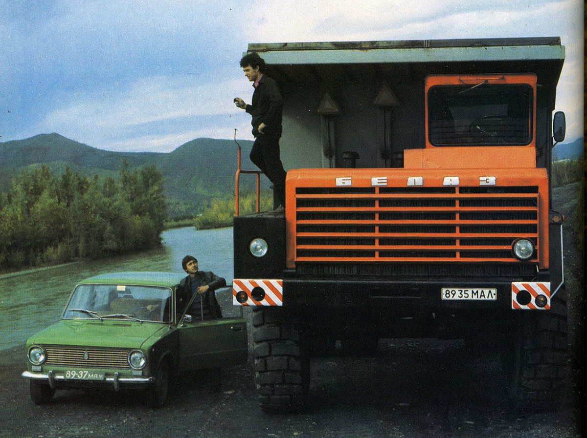 Мерседес Бенц карьерный самосвал