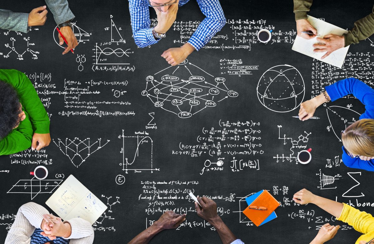 Формулы физики на доске