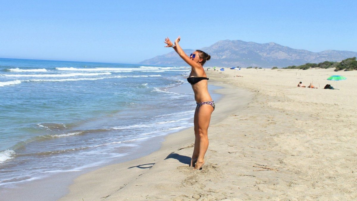 Света Кемер в юбке