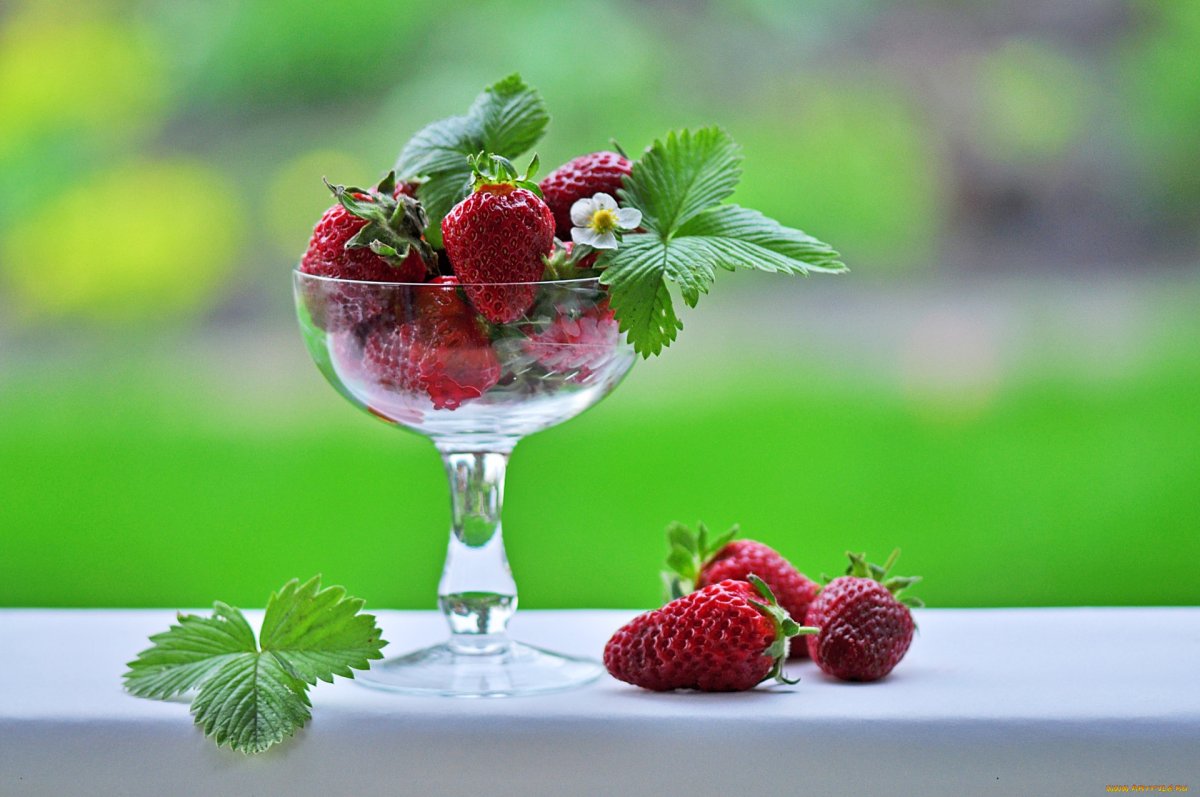 Добрый вечер с клубникой