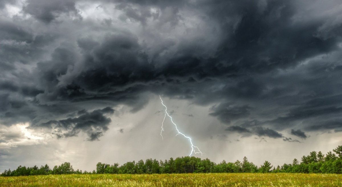 Гроза днем