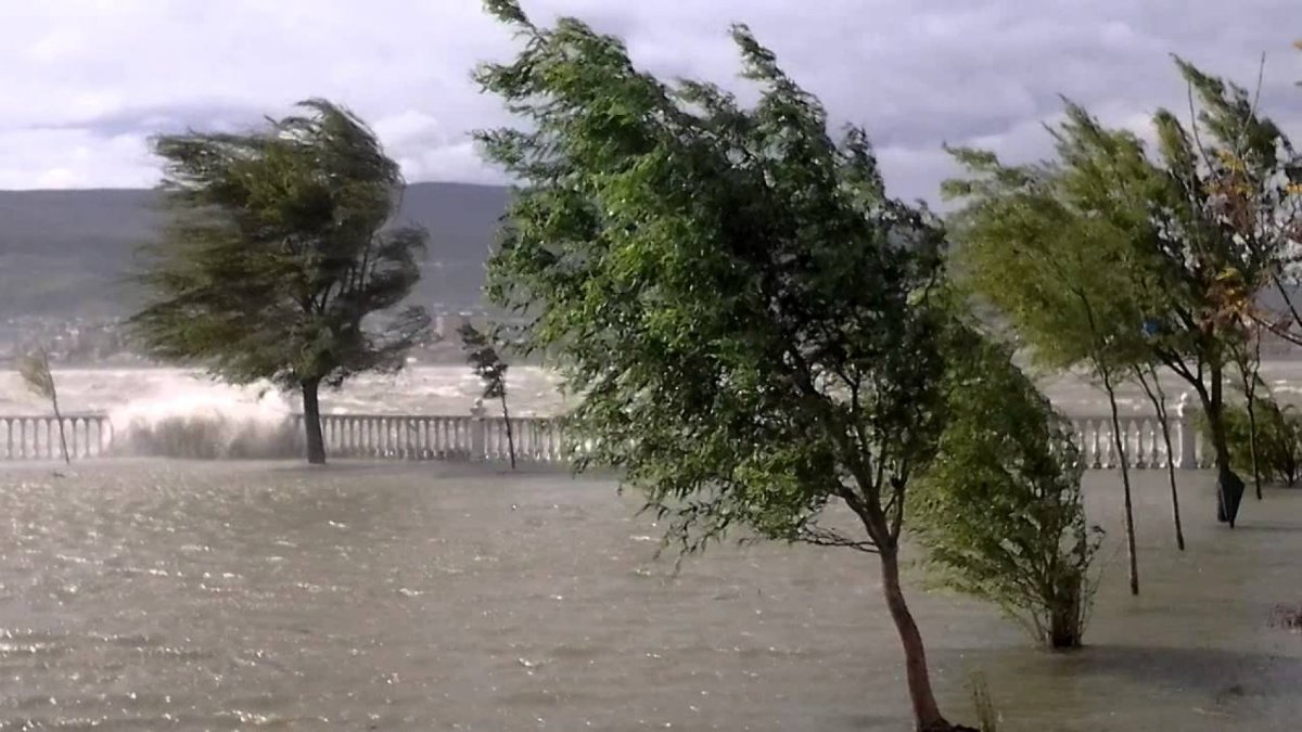 Шквалистое усиление ветра