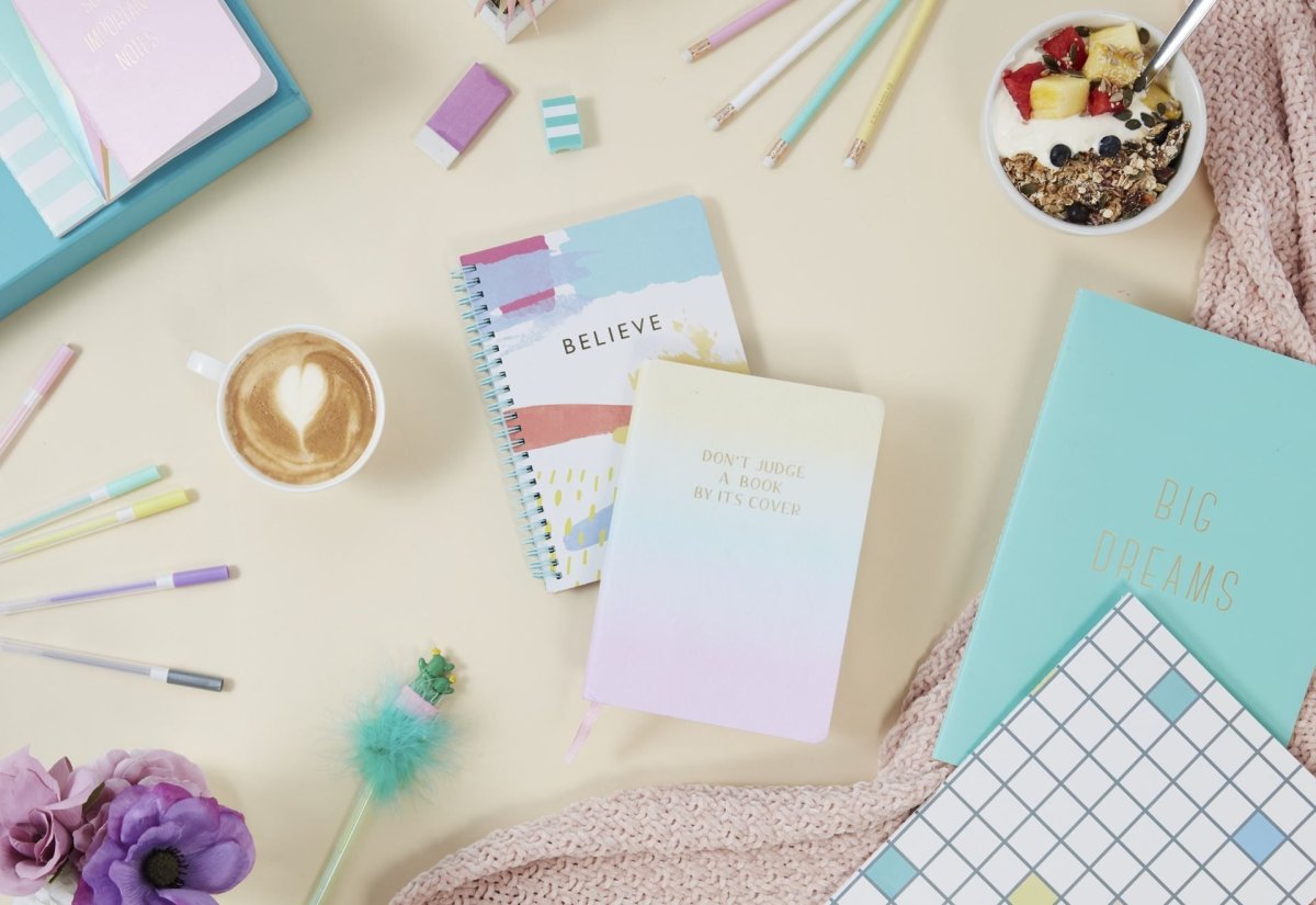 Канцтовары пастельные тона