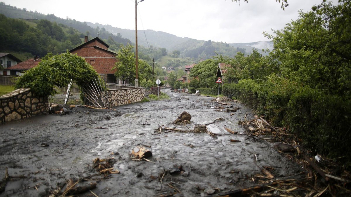 Оползень и селевой поток