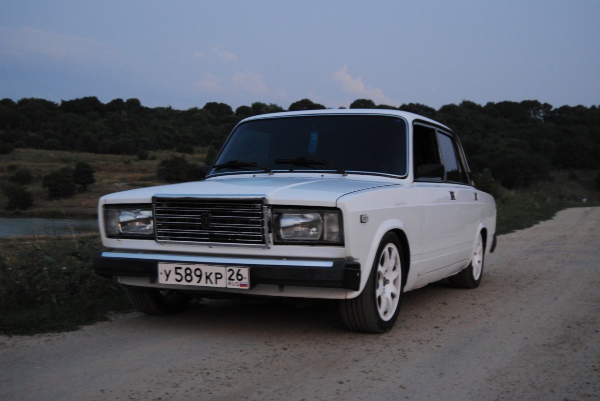 Жигули 2107 белая