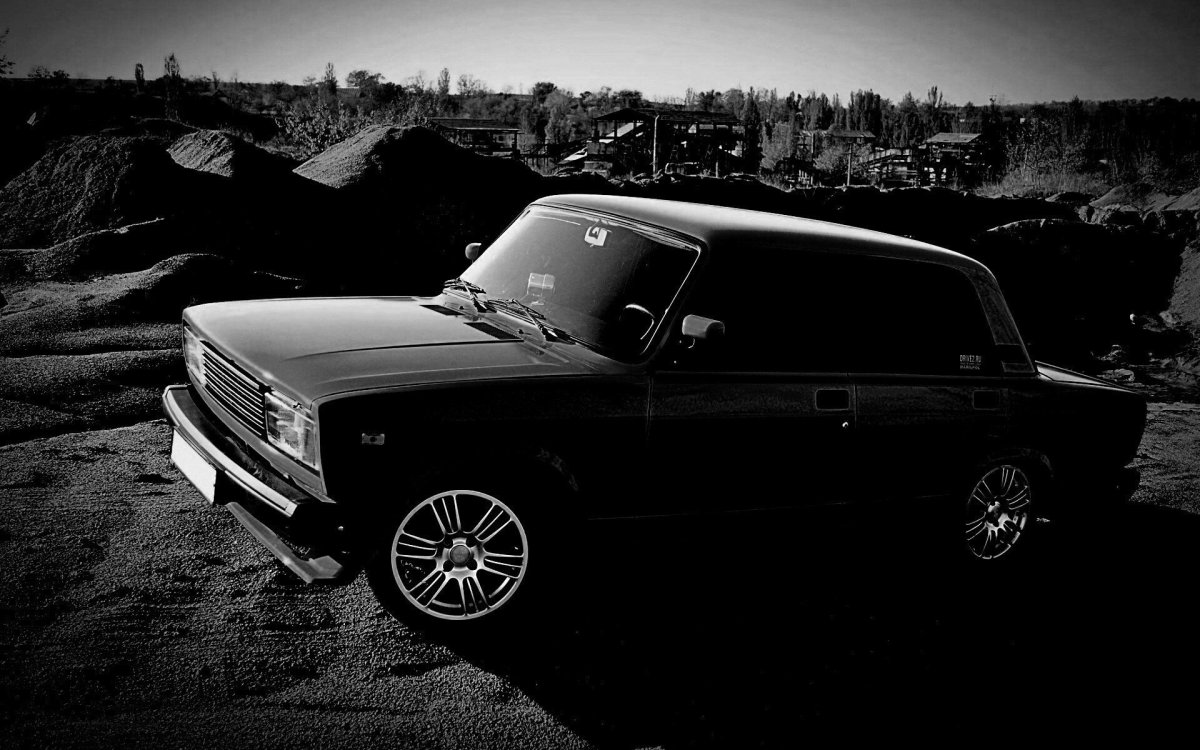 ВАЗ 2107 черная бандитская