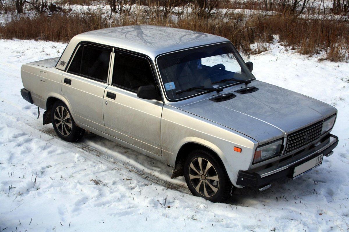 Жигули ВАЗ 2107 зима