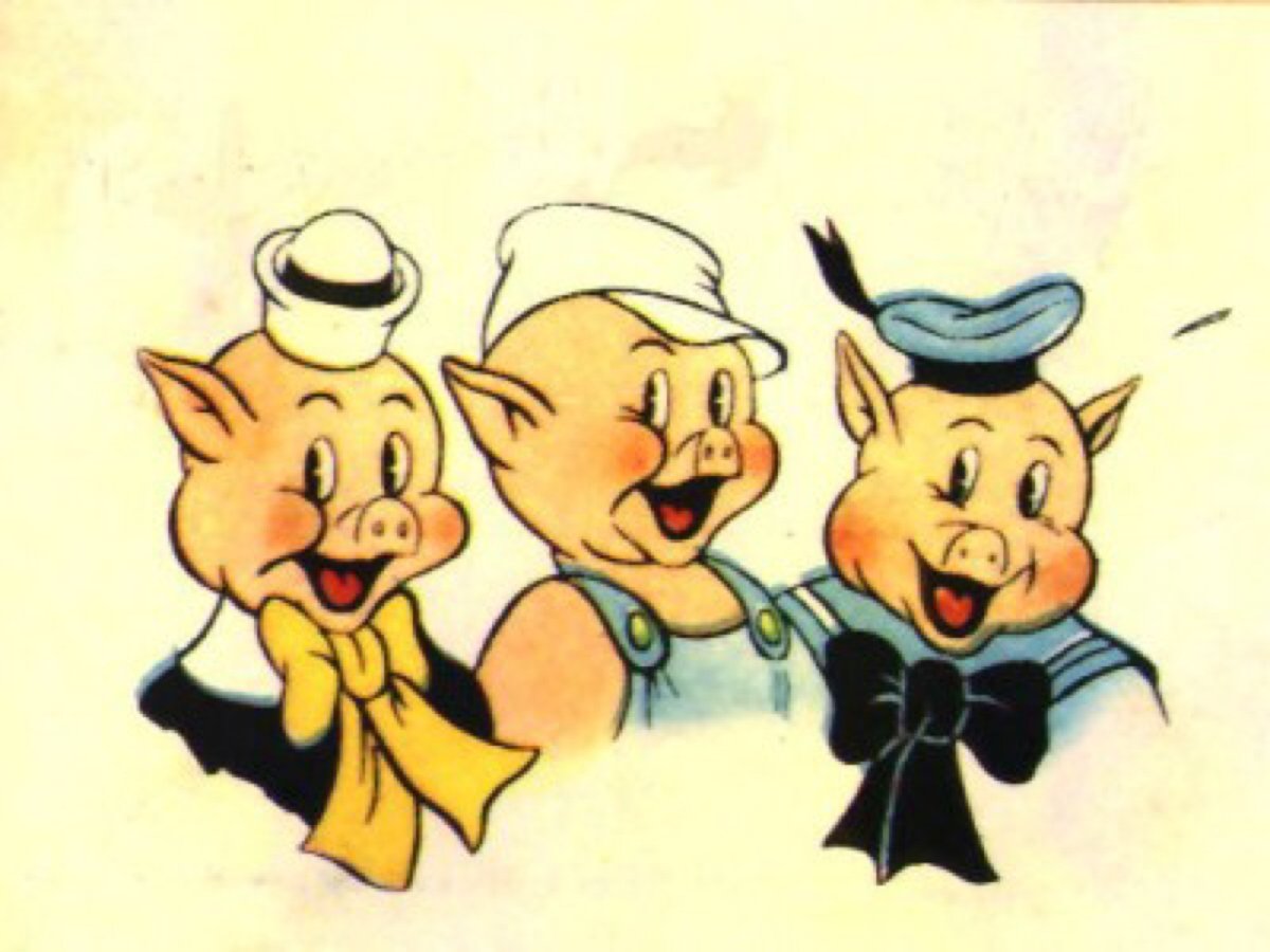 Сказочный домик с черепичной крышей