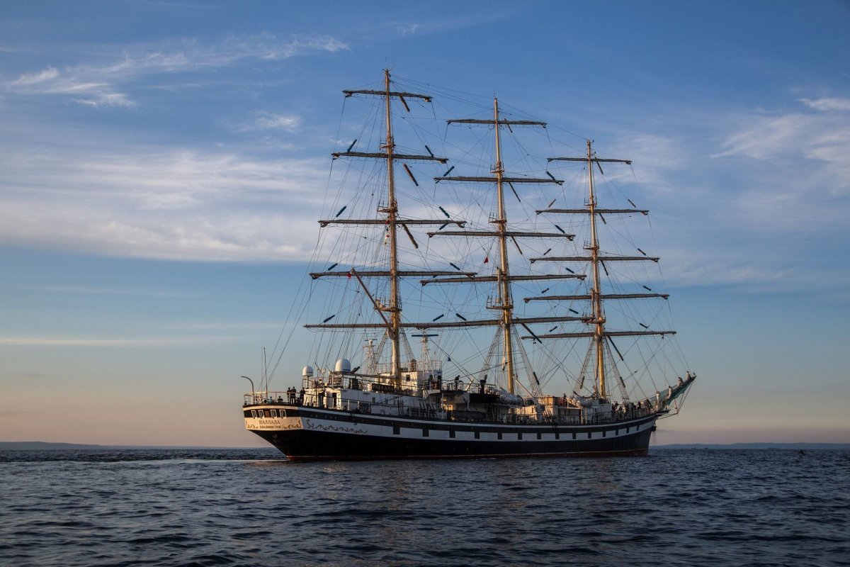 Парусник Барк Седов