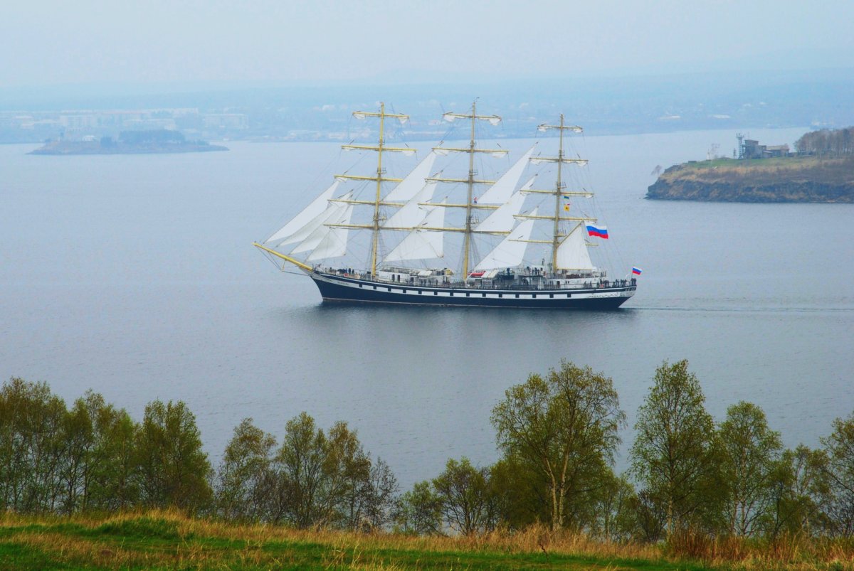 Парусник Херсонес паруса