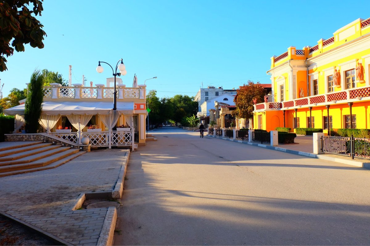 Фото Феодосия Главная площадь в хорошем качестве