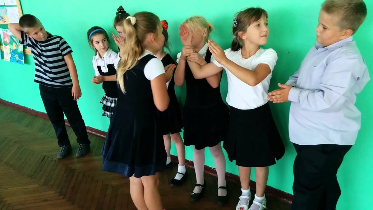 Школьники на перемене