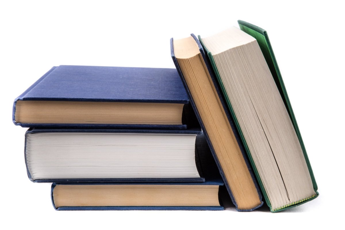 Книга на белом фоне