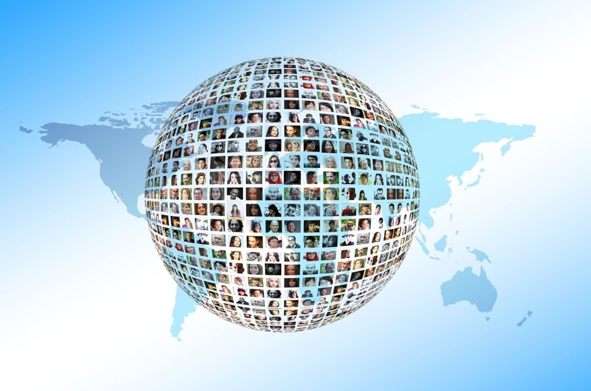 Социальные сети и земной шар