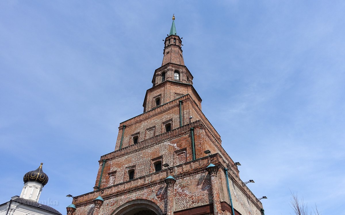 Казань башня Сююмбике необычный ракурс