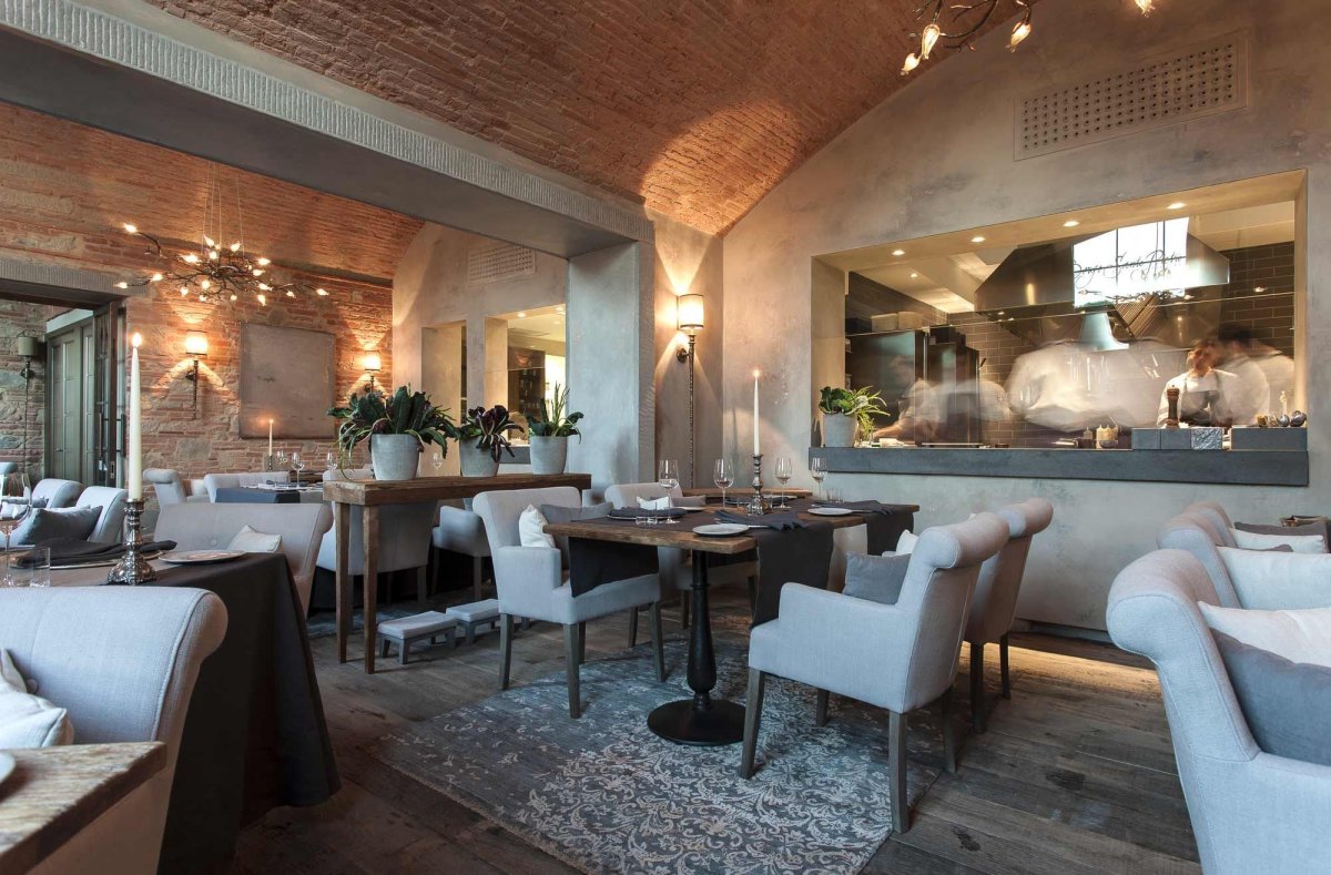 Красивый интерьер ресторана