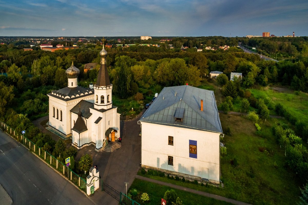 Набережная Клин река