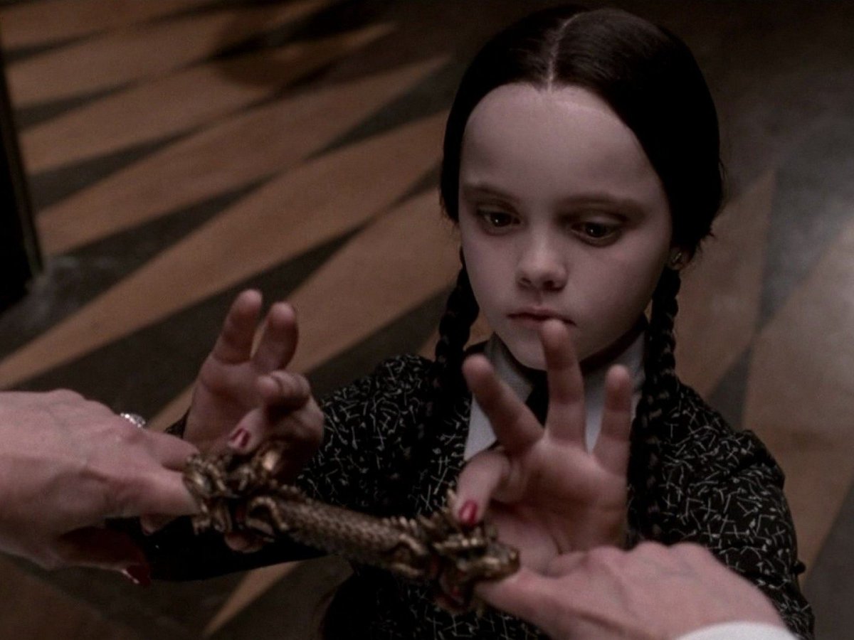 Семейка Аддамс сериал 2022