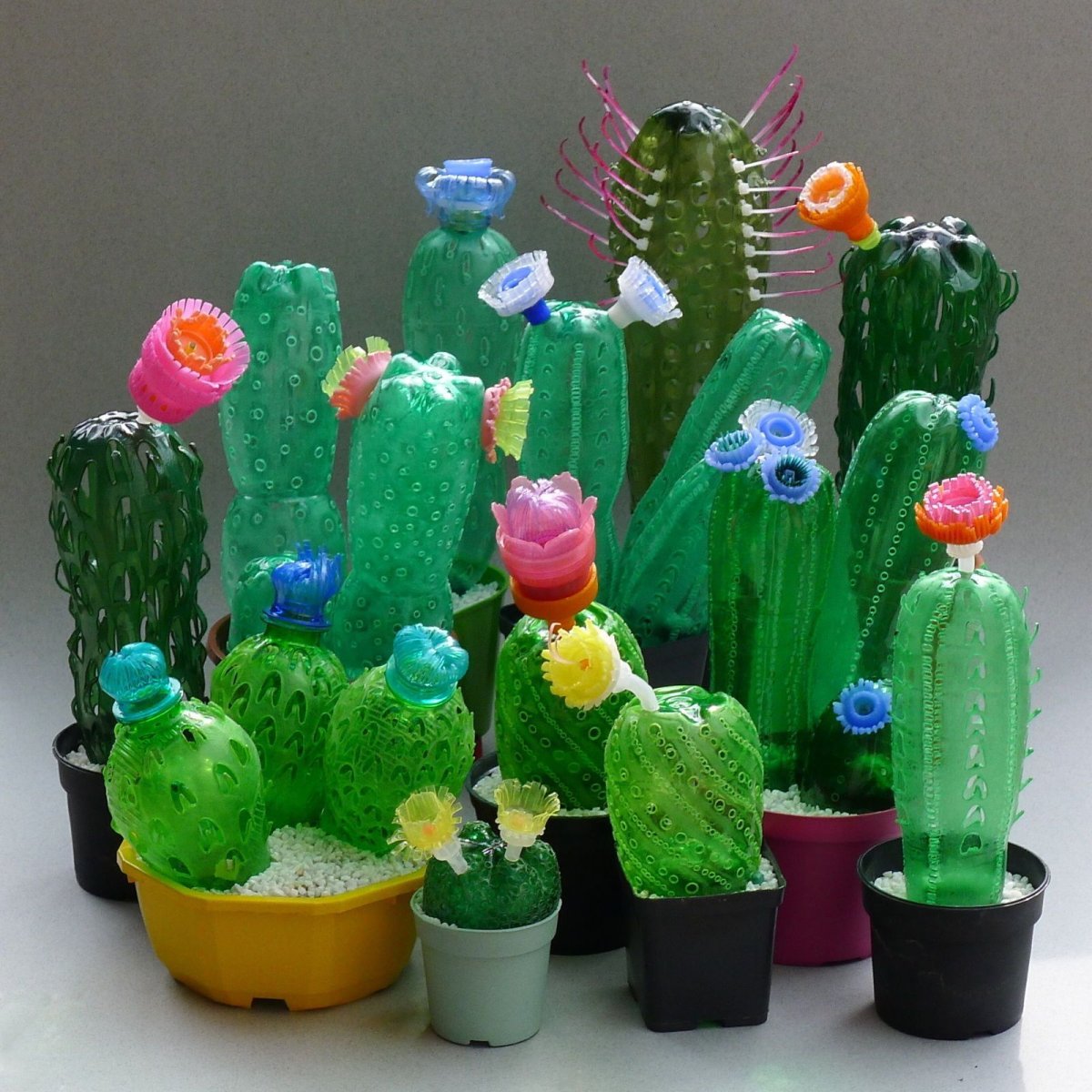 Горшки из канистр