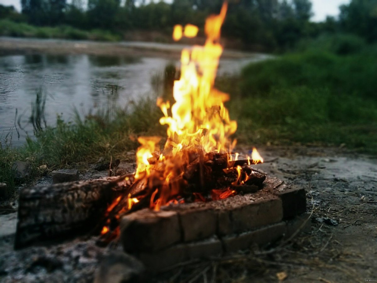 Костер на природе