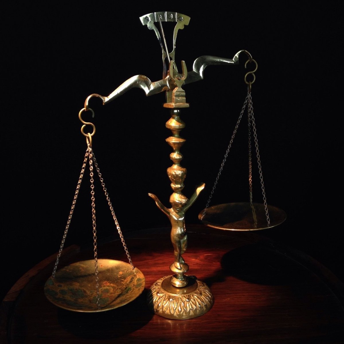 Золотые весы