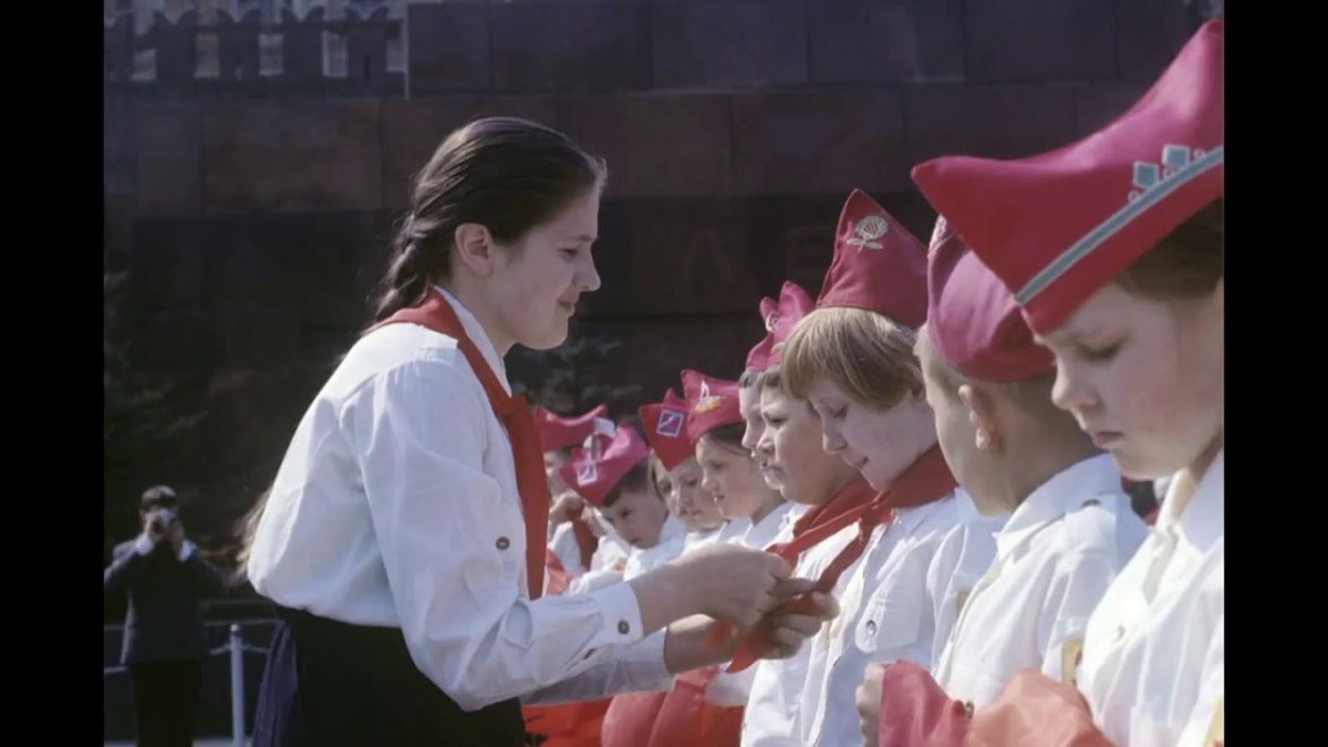 Крейсер Аврора пионеры