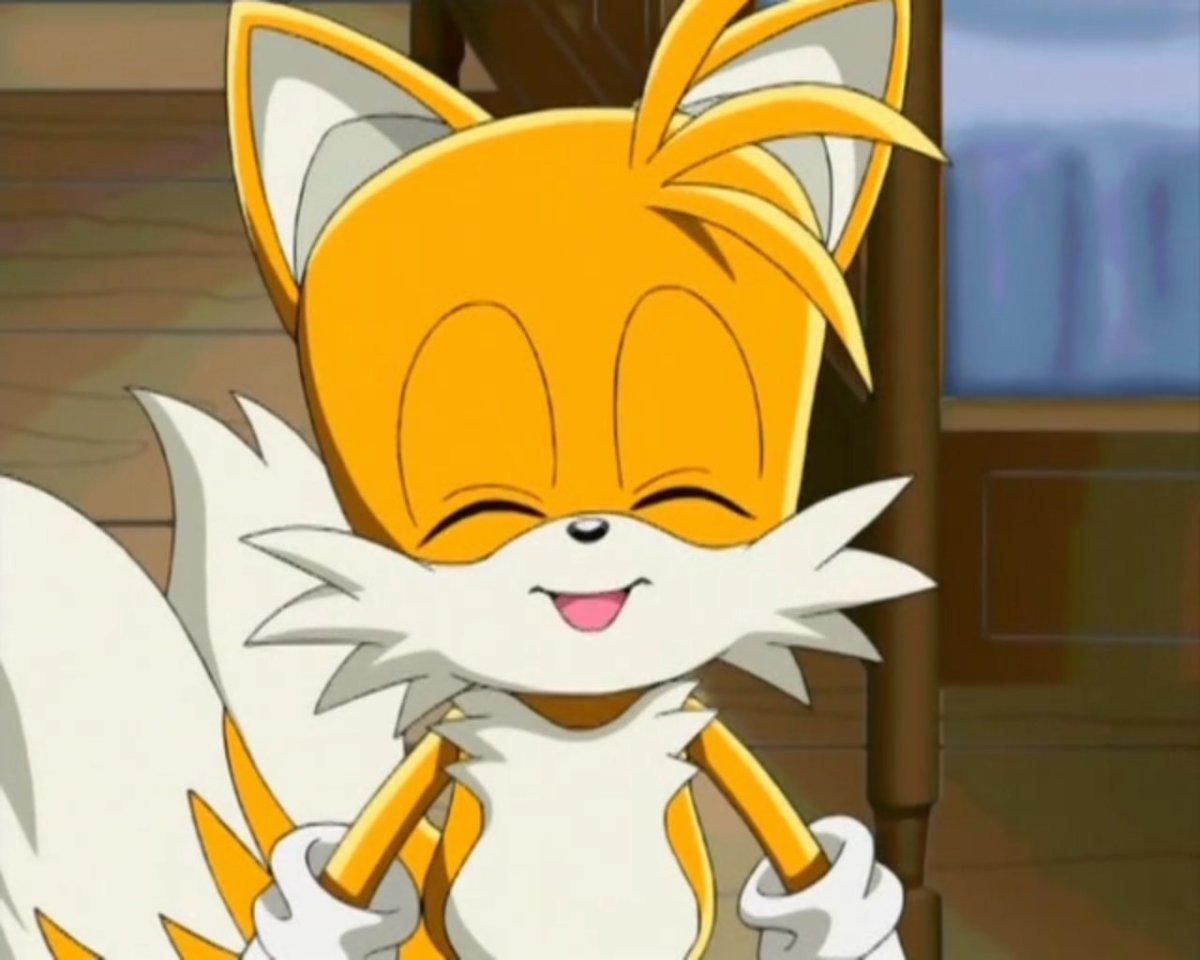 Тейлз смеётся