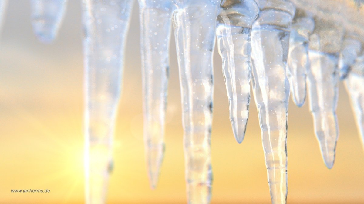 Сосульки на солнце