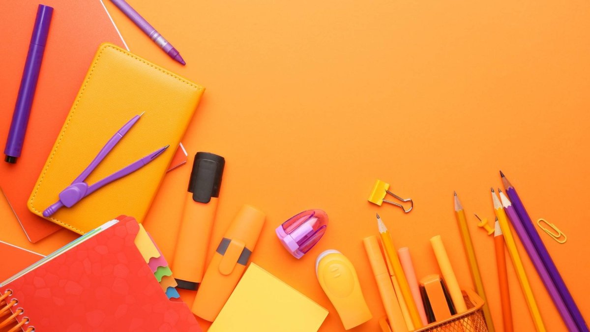 Красивые канцелярские принадлежности
