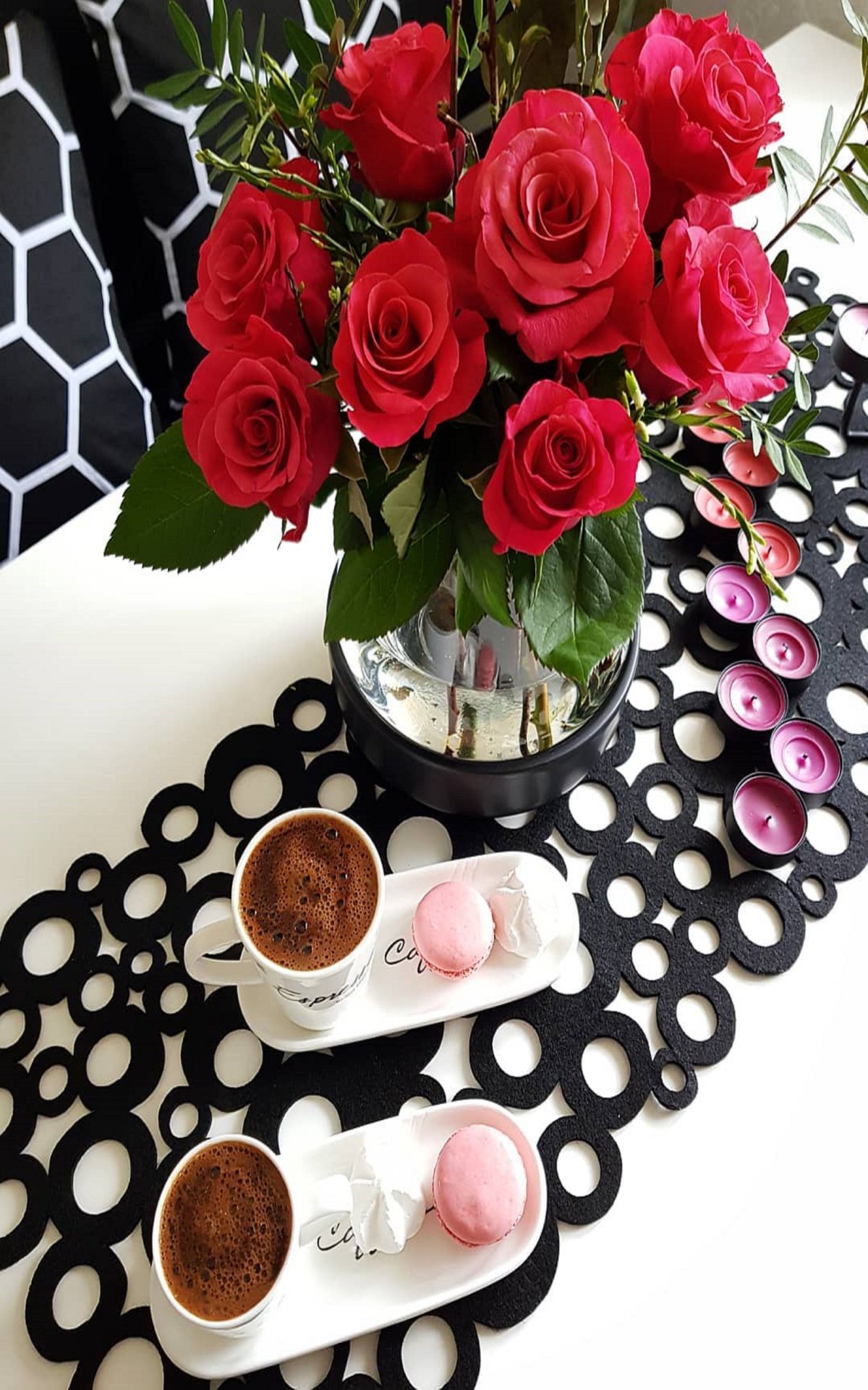 Чашечка кофе и цветы