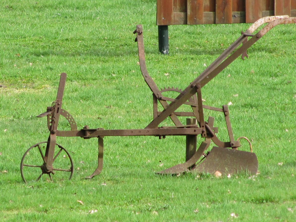 Плуг рельсовый