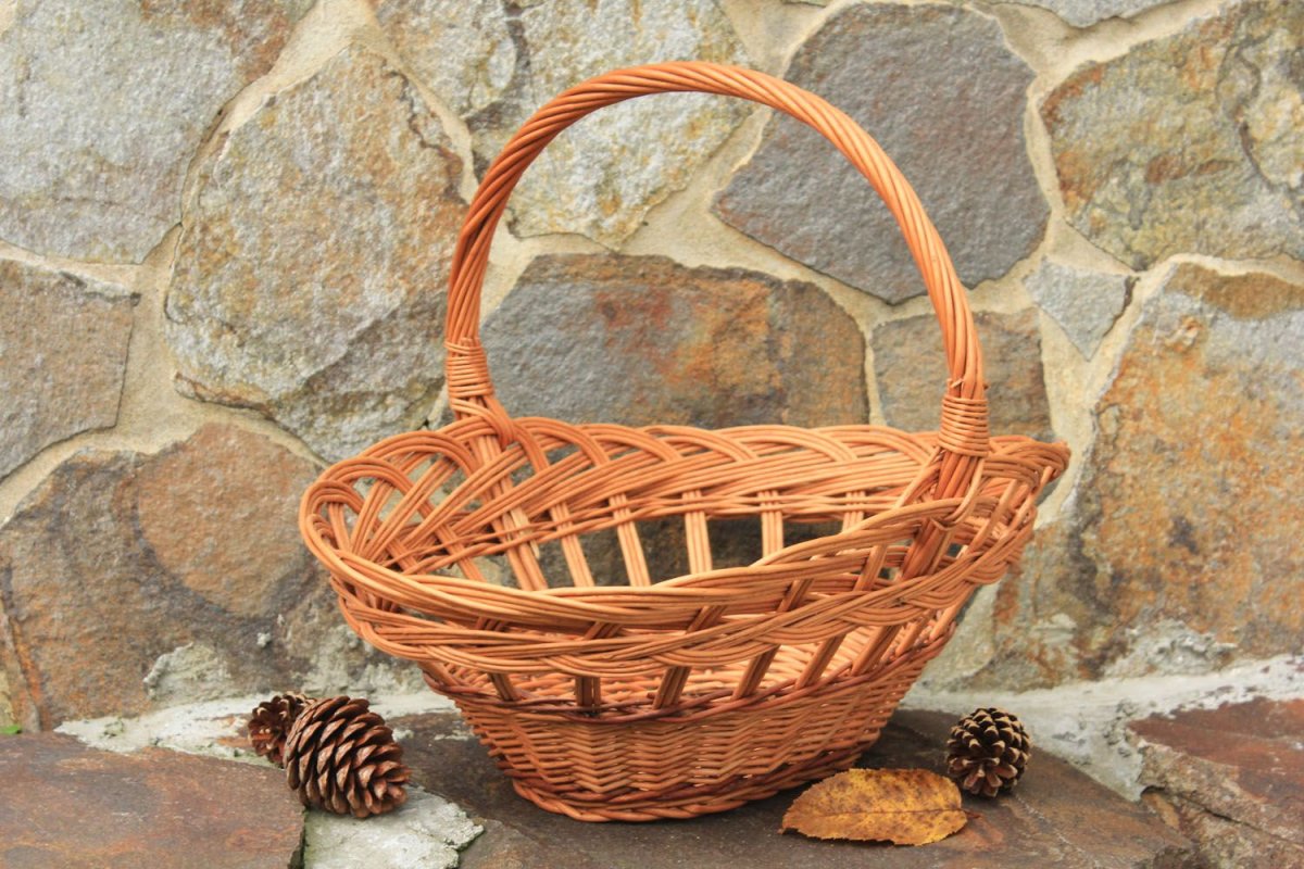 Корзина плетеная с ручкой