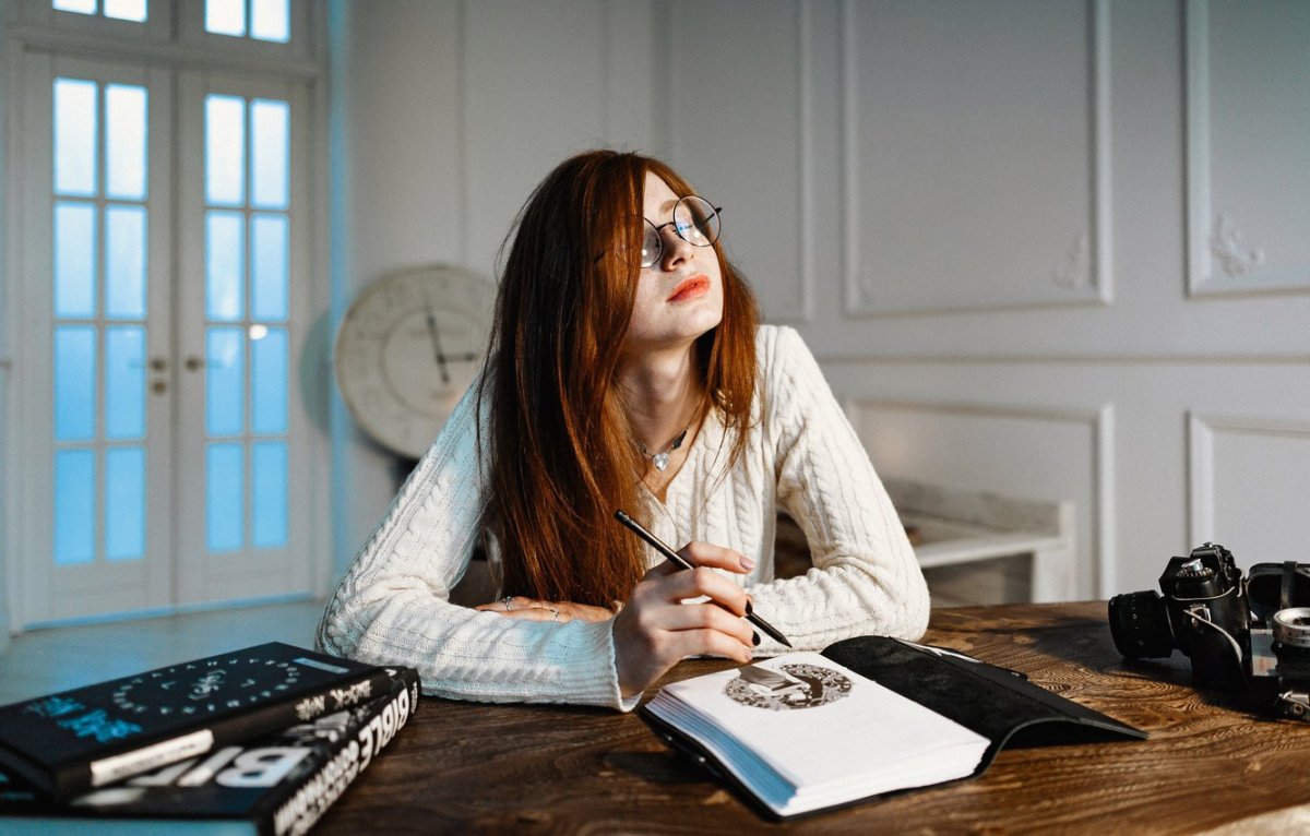 Девушка писательница