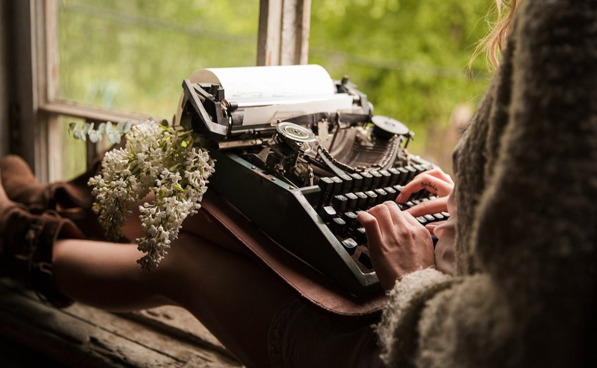 Фотосессия с печатной машинкой