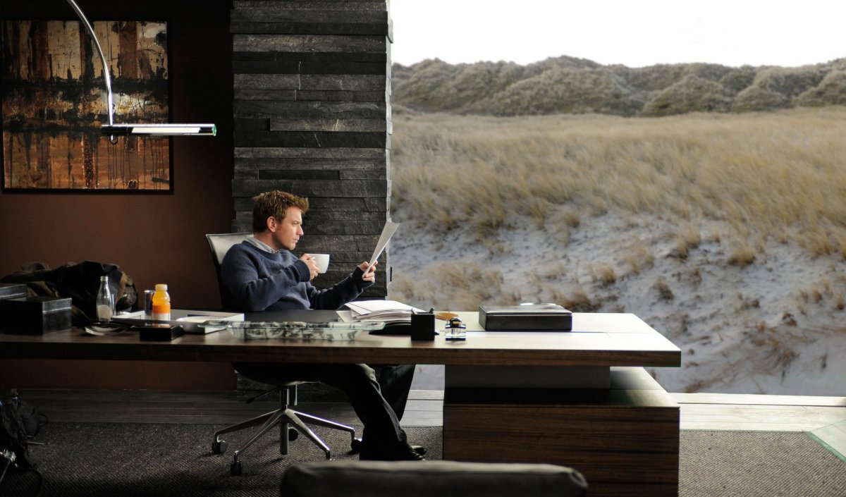 Призрак фильм 2009