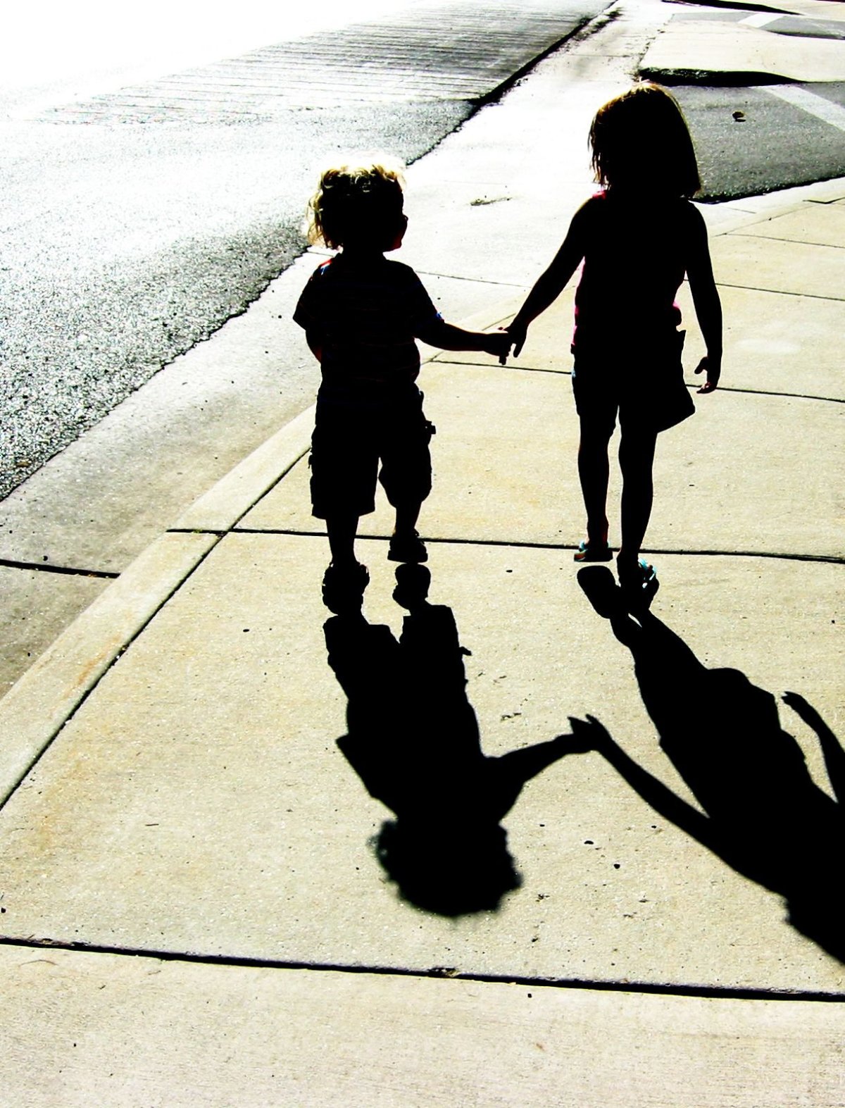 Дети на дороге силуэт