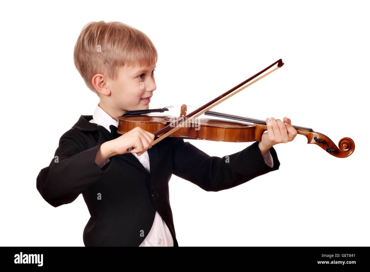 Музыкант со скрипкой на белом фоне