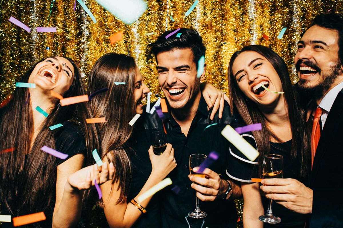 Новогодняя вечеринка с друзьями