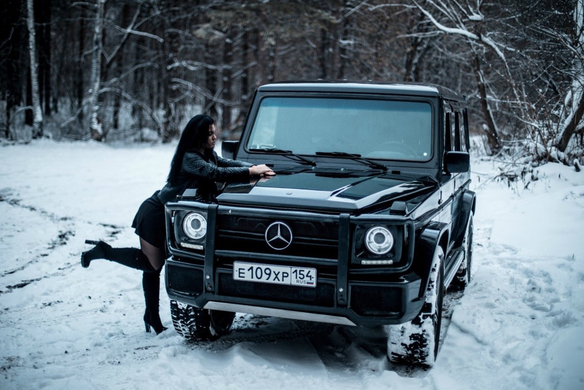 Мерседес Гелендваген черный зимой