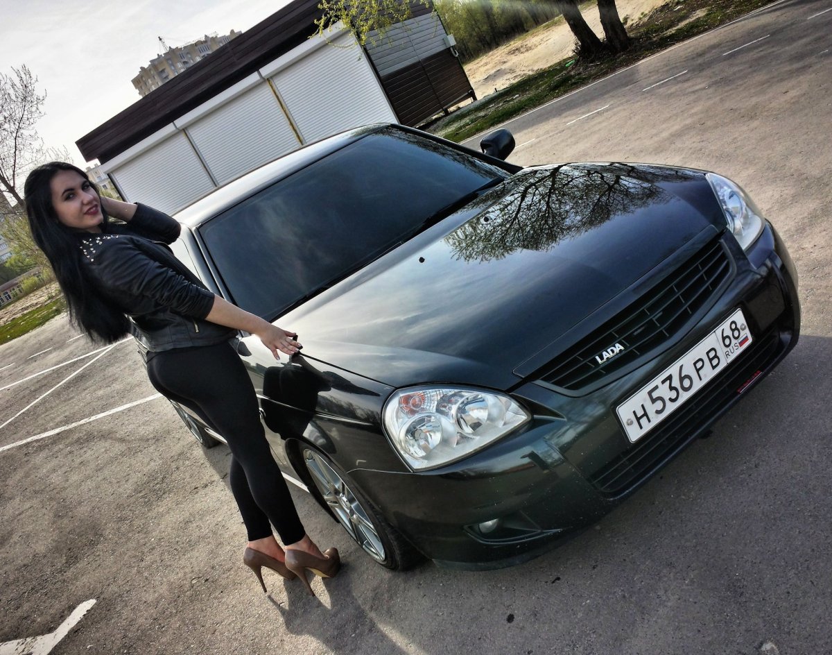 Девушка на приоре