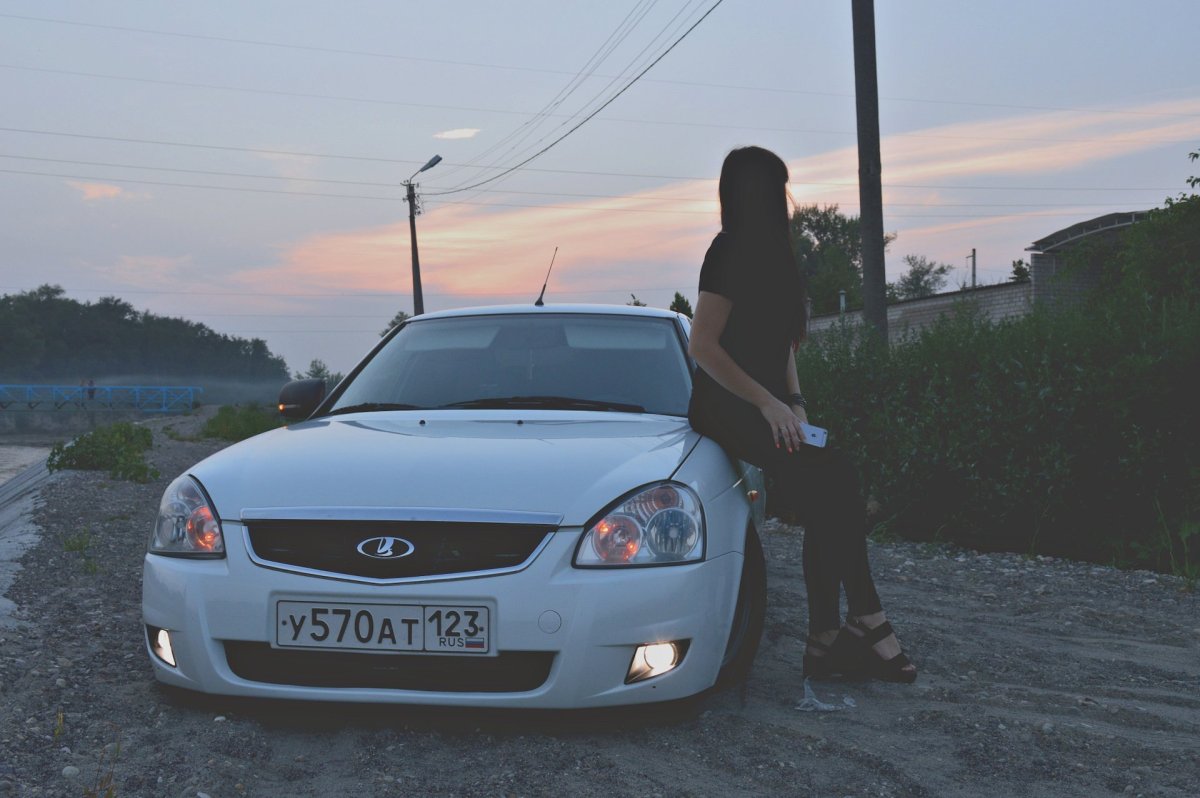 Приора с девками