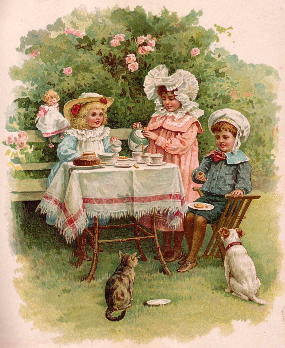 Винтажные чашки с цветами