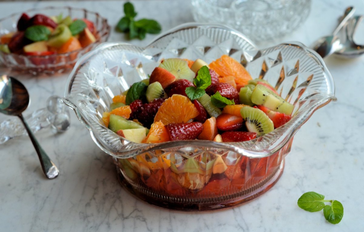 Фруктовый салат с шоколадом