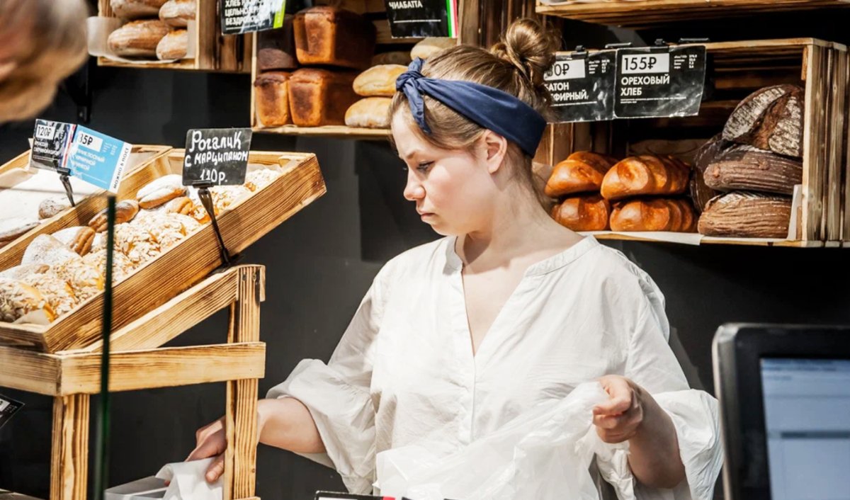 Продавец в пекарню