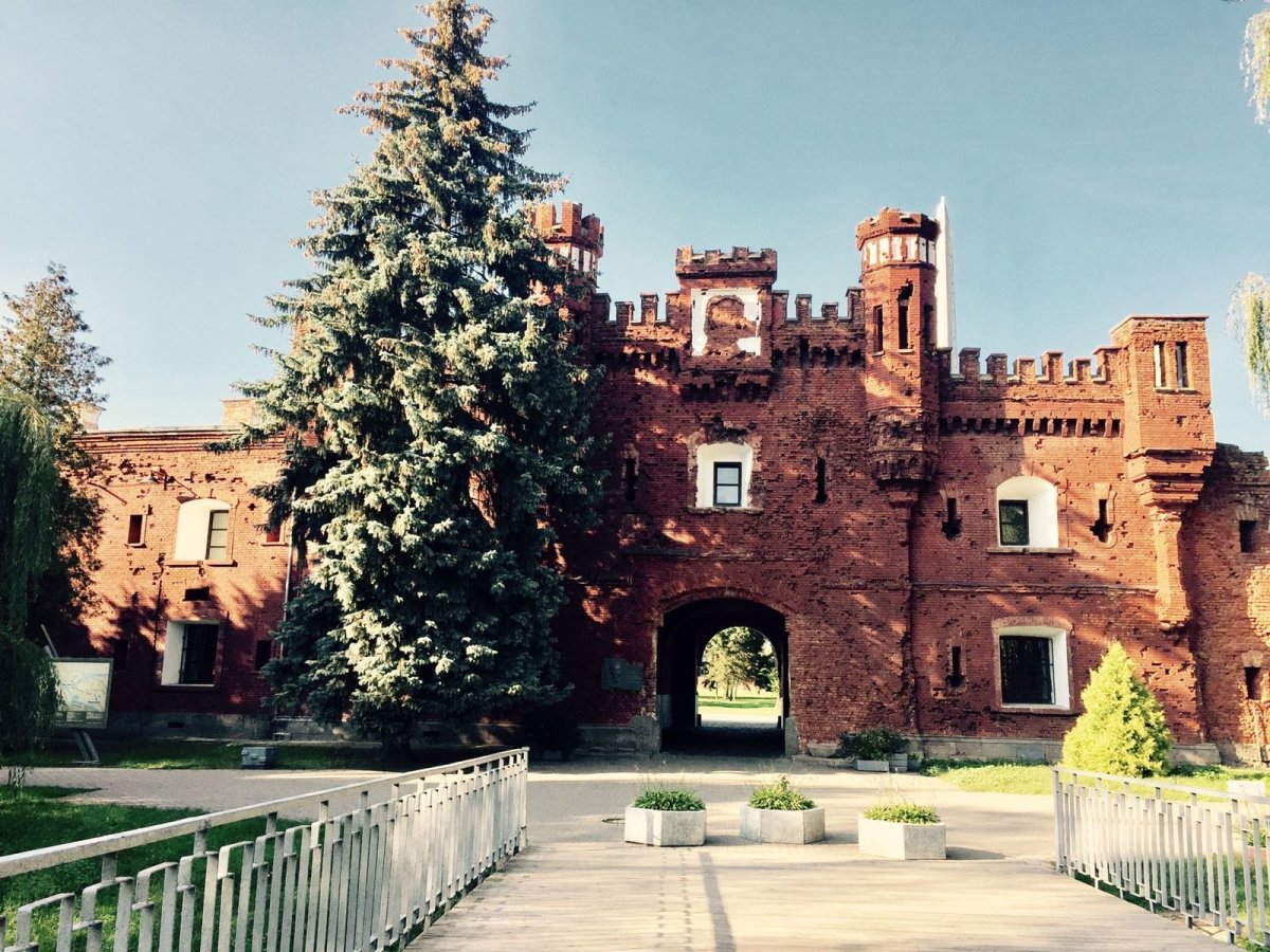 Холмские ворота символ Брестской крепости