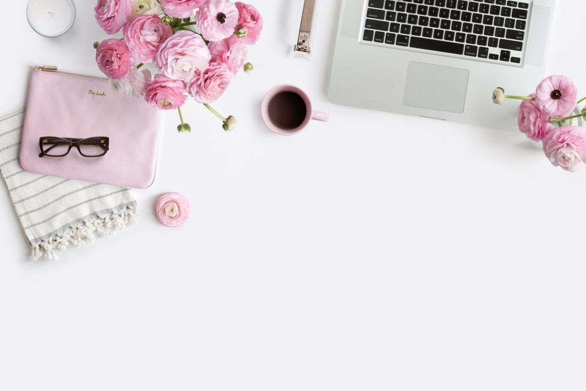 Со свадьбой открытки стильные