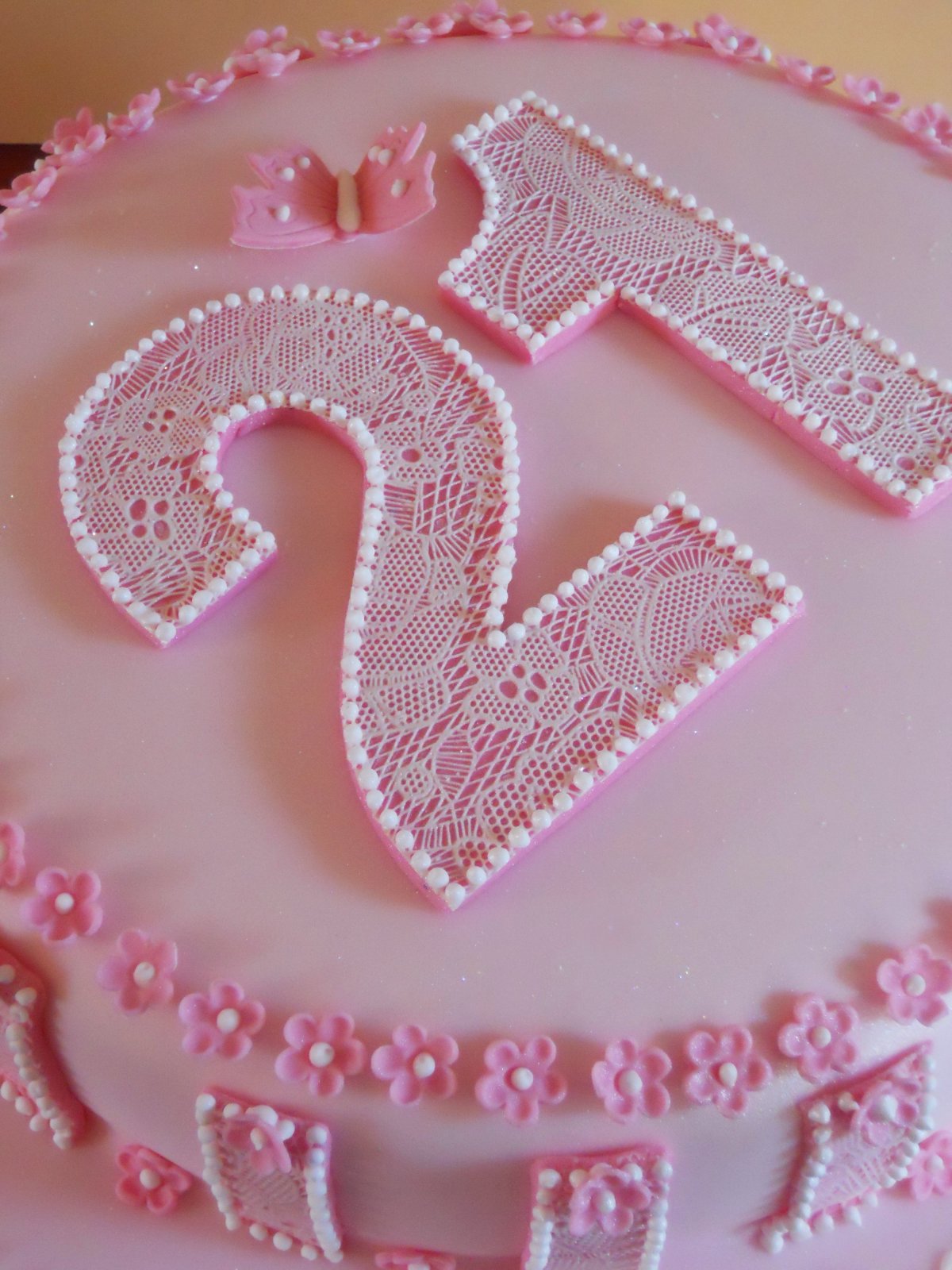 Надпись на свадебном торте