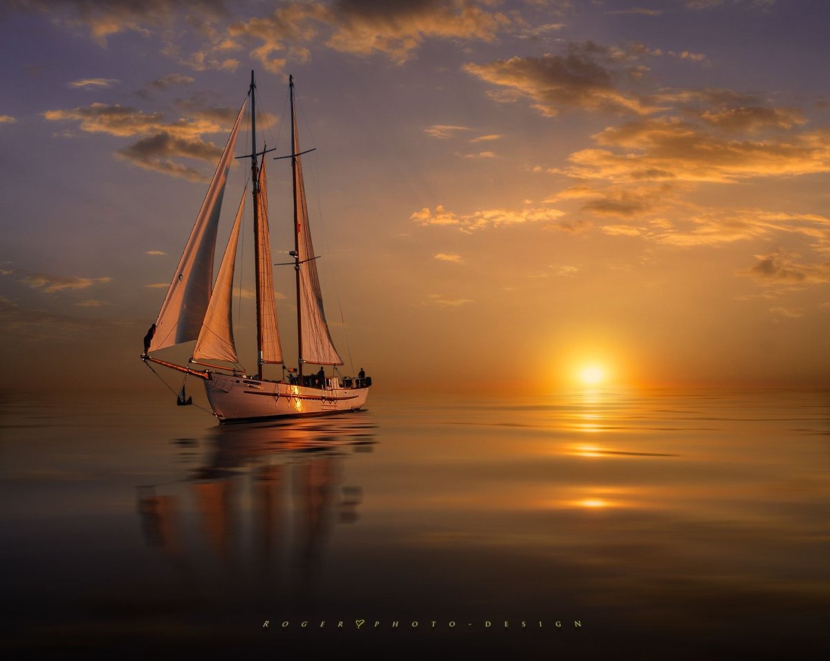 Корабль в море