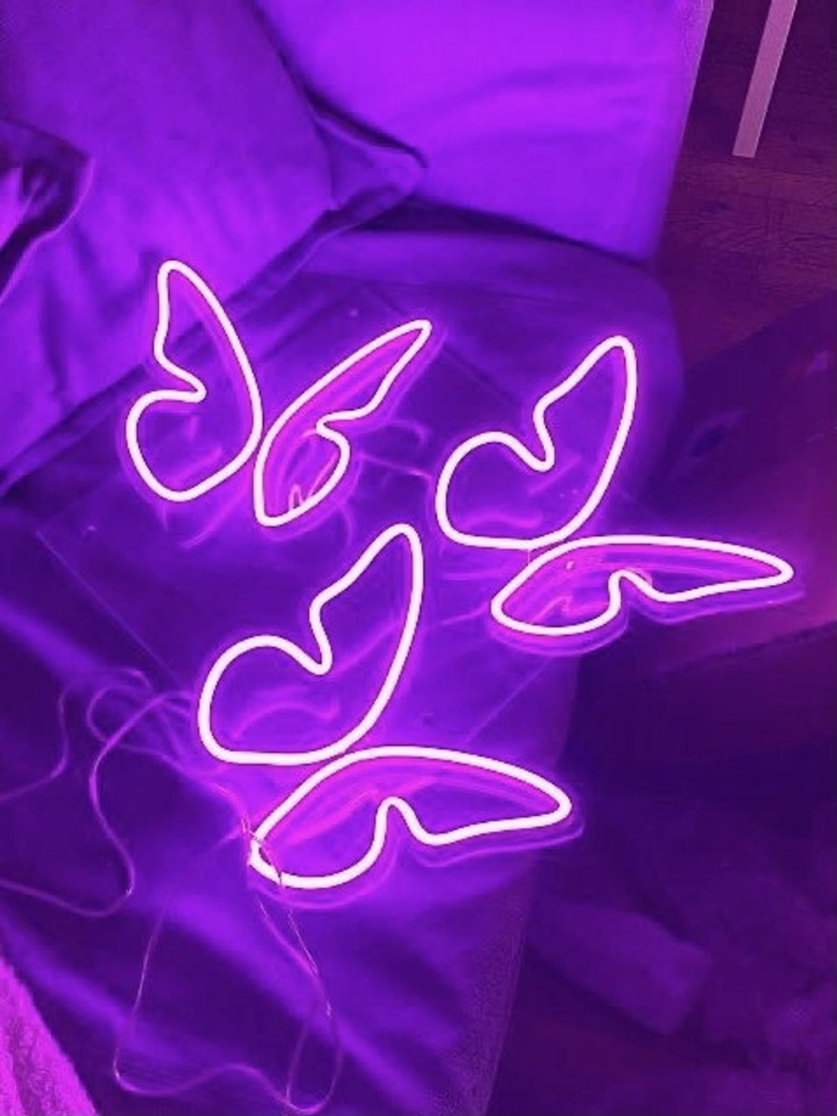 Неоновый фиолетовый