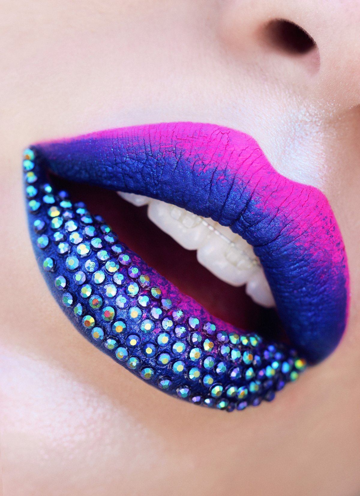 Необычный макияж губ